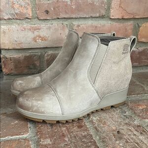 Sorel Women's Evie Taupe Ankle Booties